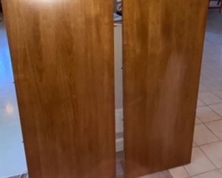 Lot 6003 $400.00. MCM Heritage Oval Dining Table with 6 Chairs (4 side and 2 armchairs). Includes: 2 Leaves each 18"w. Beautiful wood, appears to be Cherry or Pecan? Awesome inlay looking design. 6 Chairs, 58"x45" without leaves in. Chairs need new coverings,