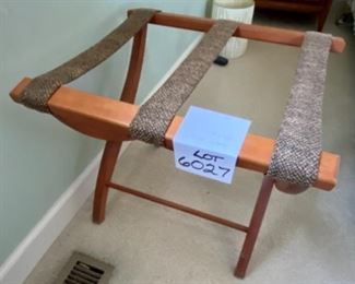 Lot 6027. $35.00. Luggage Stand - Great Condition just like the finest hotels! 22.5x19.5x18.5 Tall