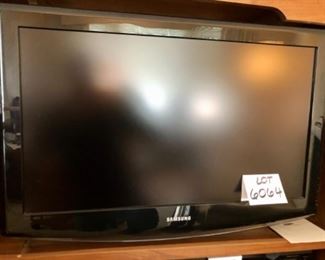 Lot 6064. $100.00 Samsung TV Model LN-T3253H Model Code LNT3253 HX/XAA with Remote