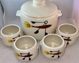 Lot 6121. $60.00. The cutest vintage 1960s West Bend Stoneware Covered Bean Pot w/4 Bowls. Bean Pot 6.5" dia x 7"h, cups 3.5"dia x 2.5"h