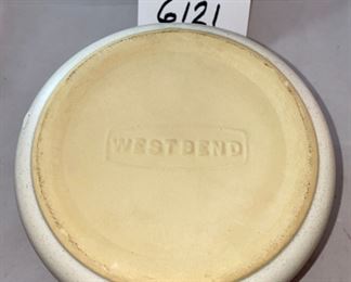 Lot 6121. $60.00. The cutest vintage 1960s West Bend Stoneware Covered Bean Pot w/4 Bowls. Bean Pot 6.5" dia x 7"h, cups 3.5"dia x 2.5"h