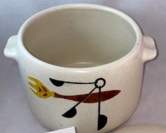 Lot 6121. $60.00. The cutest vintage 1960s West Bend Stoneware Covered Bean Pot w/4 Bowls. Bean Pot 6.5" dia x 7"h, cups 3.5"dia x 2.5"h