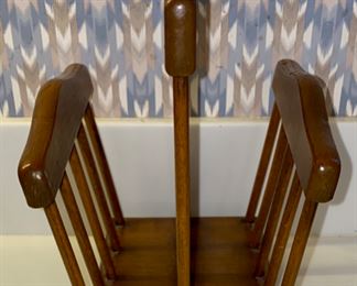 Lot 6123. $18.00 Vintage Wood Weave Salad Bowls (10) w/serving bowl and napkin holder