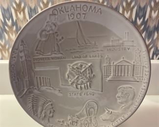 Lot 6136. $24.00 Frankoma Pottery "Oklahoma" Plate with design in relief, and a Bennington Potters Mortar and Pestle