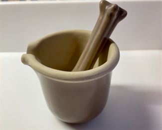 Lot 6136. $24.00 Frankoma Pottery "Oklahoma" Plate with design in relief, and a Bennington Potters Mortar and Pestle