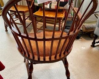 Lot 6016. $150.00. Windsor Chair, again a stunning beauty. 24x22"dx37.5" tall, 15" seat depth, There are literally no chairs exactly like this on the Internet. I'm just in awe with the craftsmanship of this chair! It's like a work of art!