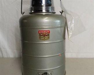 Stanley Stainless Steel Lining Keeps Liquids Hot or Cold Metal Jug Liquid Dispenser