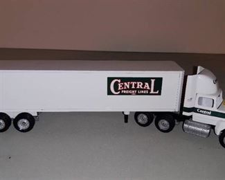 Central Freight Truck Lines Model Winross 1/64th Scale Tractor Trailer