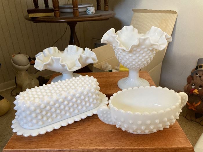 1 Vintage Milk Glass