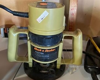 Black and Decker Rounter