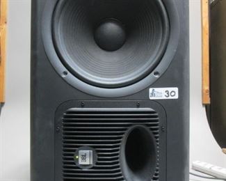 JBL POWERED SUBS
