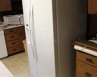Kenmore 23.3 CF side-by-side