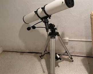 Meade 4 1/2" Telescope w/ Tripod
