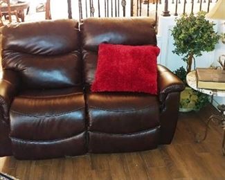La-Z-Boy James Leather Reclining Sofa and love Seat