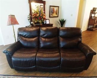 La-Z-Boy James Leather Reclining Sofa and love Seat