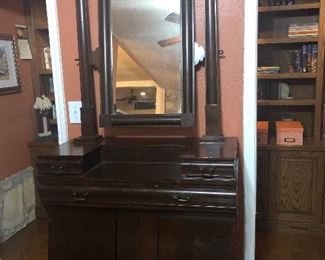 antique gentlemans chest  