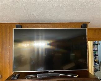 LG HD TV - Mint condition w/ remote
