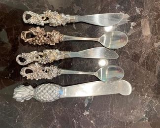 Assorted Canapé knives. 