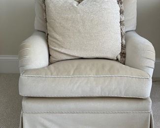 Al Vivo Chair. Bergamo textured velvet fabric.