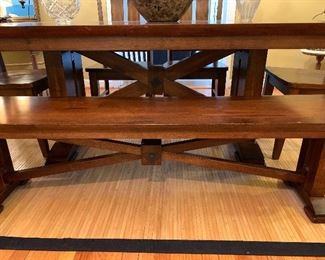 Close up view of the bench and table.