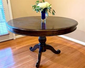 $320.00 Round pedestal table in very good condition. 48 D 30H.