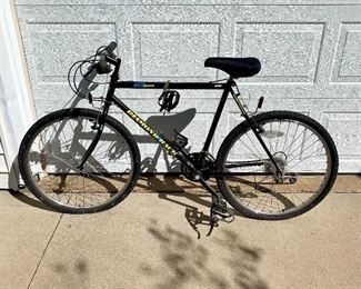 $150 Diamond Back Sorrento bike