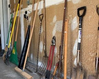Miscellaneous garden tools...