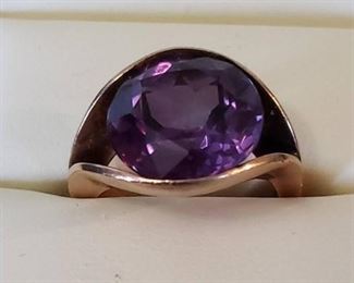14k And Topaz Ladies Ring