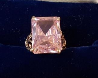 Stunning 14k Gold Ring