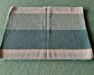 #1044A  Set of 4 placemats $2