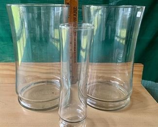 #1054A  Set of 3 glass vases $3