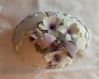 #1310C Vintage Lefton bisque porcelain Easter egg trinket box Easter egg is 4“ x 5“, 5  tall $9