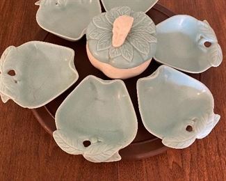 AMAZING vintage lazy-susan... like new.... colors are light blue and white (don't know why the photo makes it look pink...sorry)