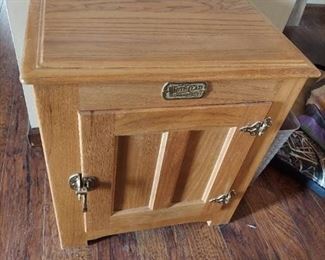 White Clad Oak End Table