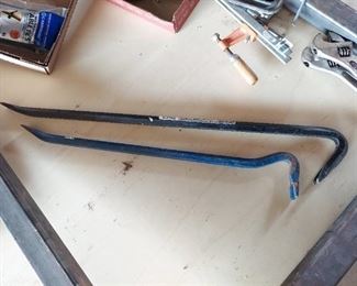 (2) Wrecking Bars - Black one is razorback 30" wrecking bar