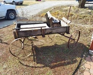 Wagon Yard Decor