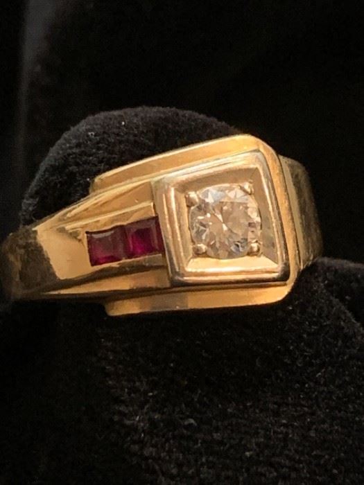 526 14k Gold, Diamond Ruby Ring