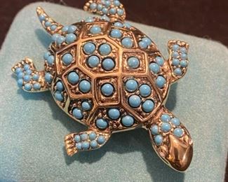 111KJL Turtle Pin