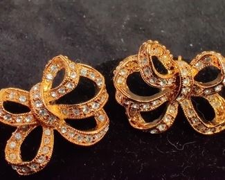 050Joan Rivers BowTie Earrings