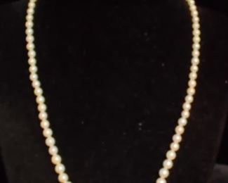 053Pearl Necklace with Silver Clasp