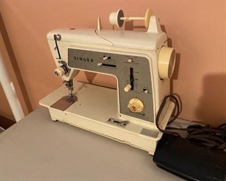 Singer Sewing Machine-Touch & Sew                                     Special Zig-Zag Model 648
