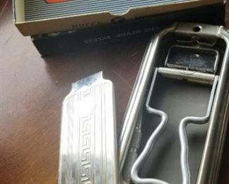 Vintage razor in box