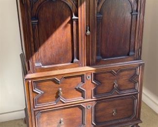 Oneidacraft oak armoire Circa 1935