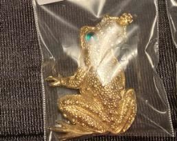 Frog pins