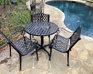Patio table & 3 chairs