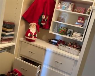 NICE ASSORTMENT OF CHRISTMAS DECORATIONS