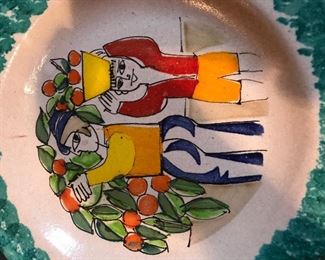 De Simone Italy 
Six dinner plates...rare find 