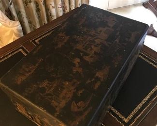 Amazing chinoiserie traveling desk from the early 1700s