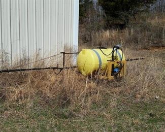 Three-point hitch 27' sprayer with 200 gal tank