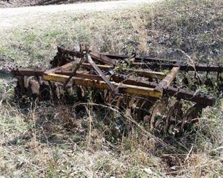 Three-point hitch disc by Poplarville Mfg. Co.